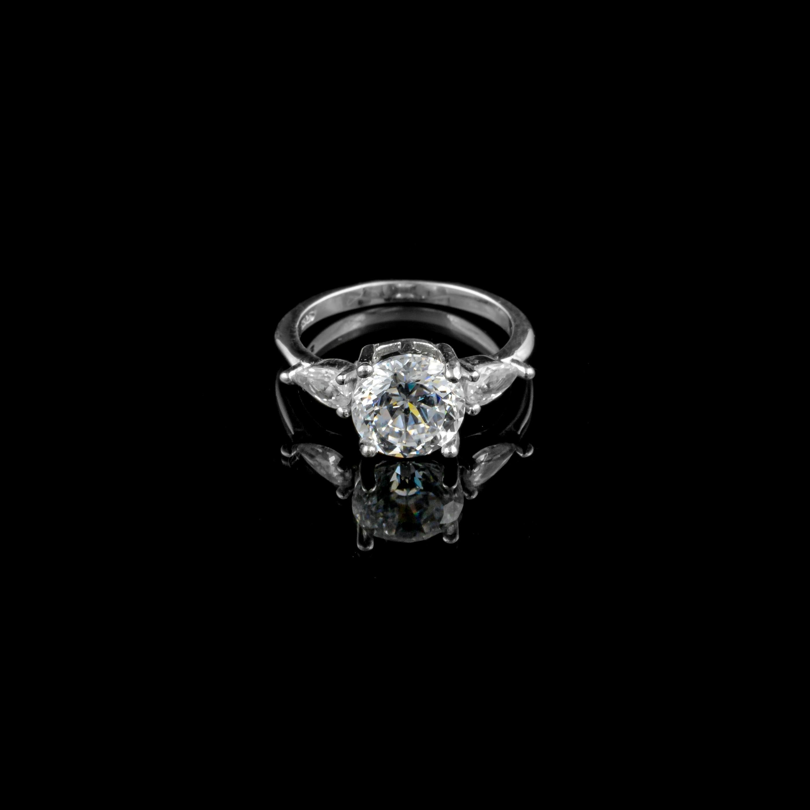 Accessories & Jewelry